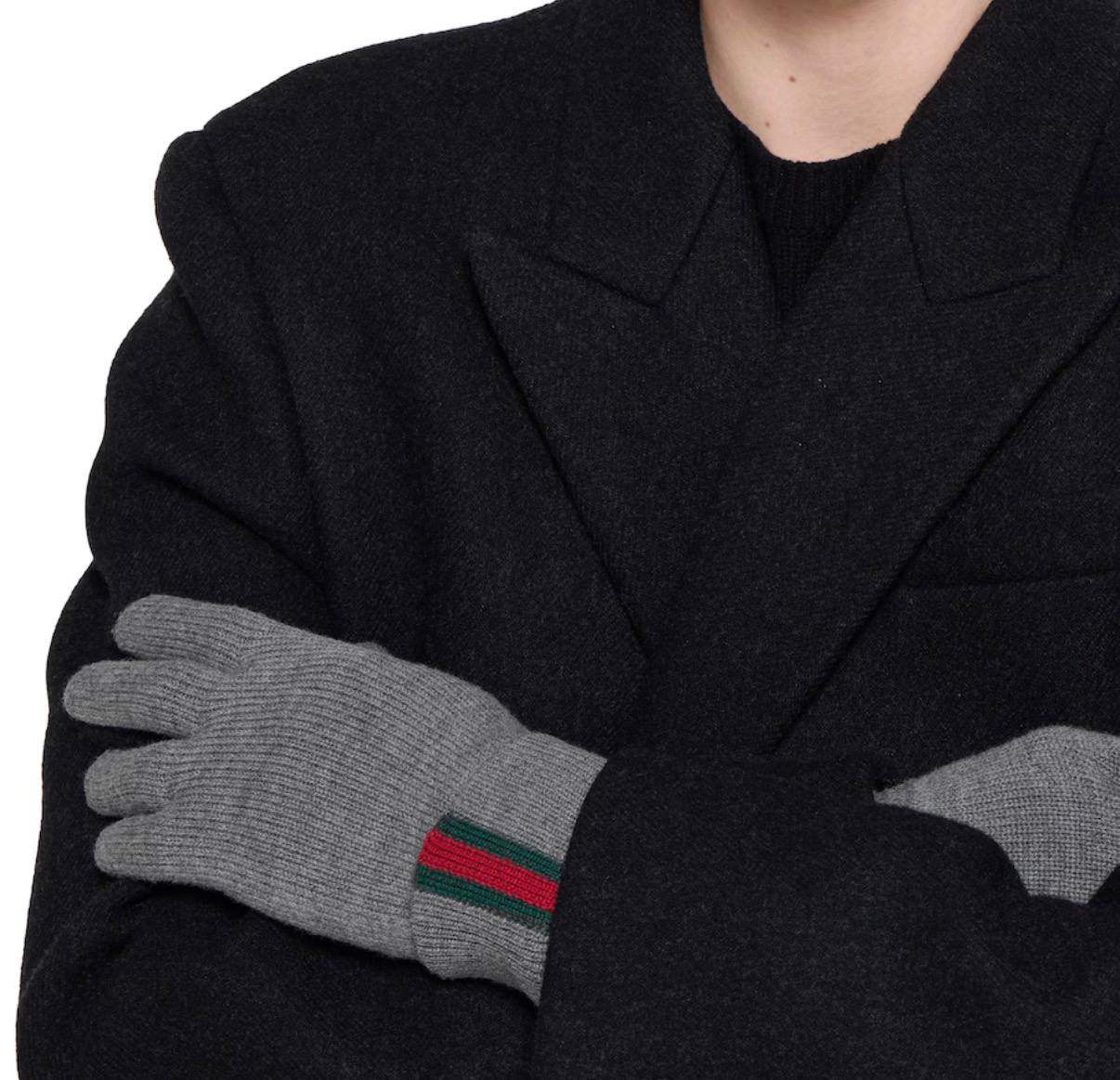 Wool gloves with Web